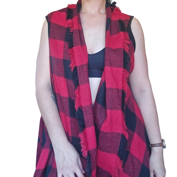 NWT Shyanne Fringe Check Draped Vest Handkerchief Hem Women's One Size Black Red - Picture 2 of 6